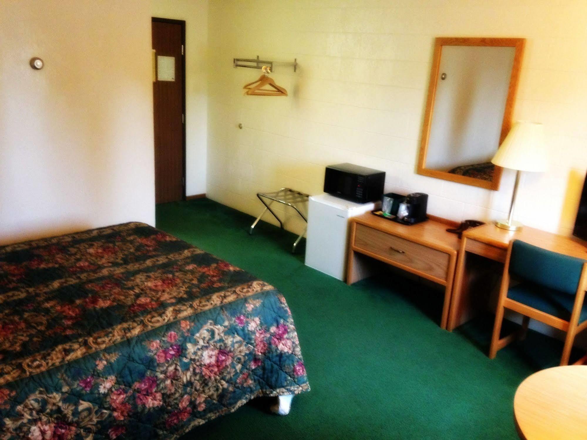 River Bend'S Walleye Inn Baudette Exterior foto