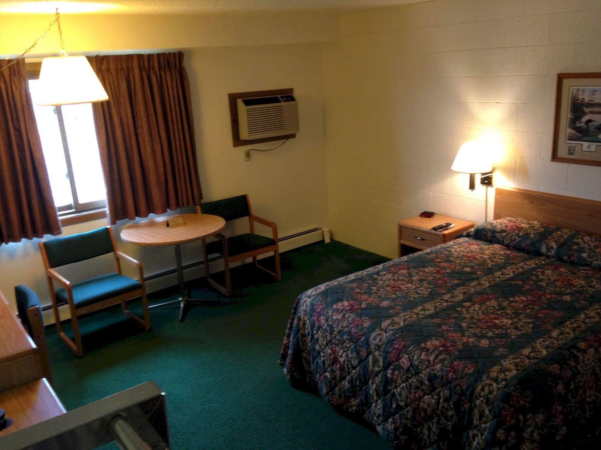 River Bend'S Walleye Inn Baudette Exterior foto